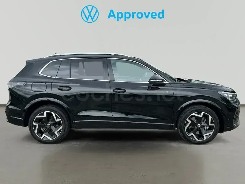 Usado VW Tiguan R-line 150 CV (110 kW) 2025 Negro SUV