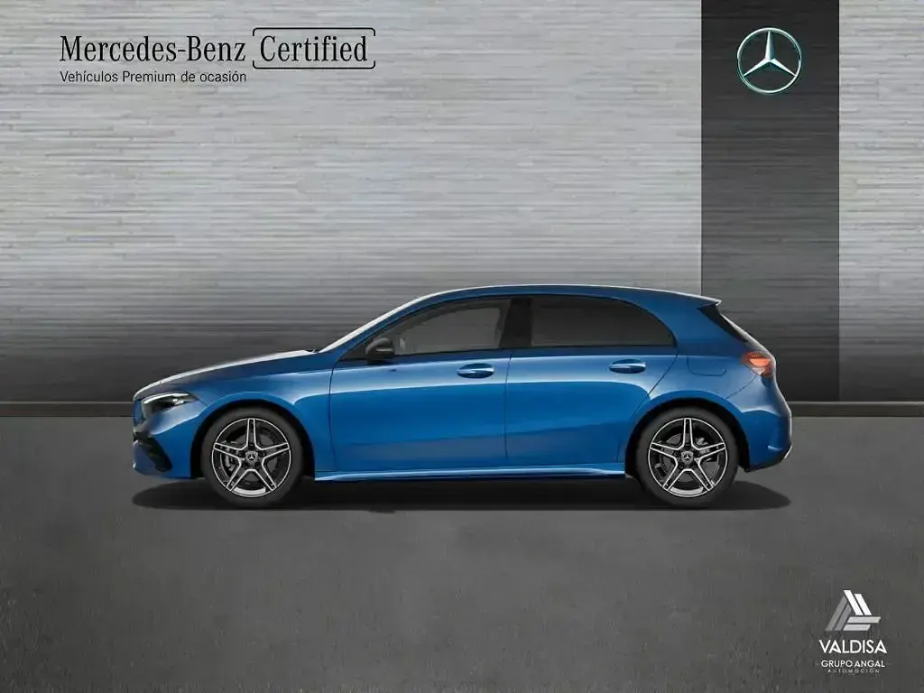 Usado Mercedes A200 AMG line 150 CV (110 kW) 2025 Azul Berlina