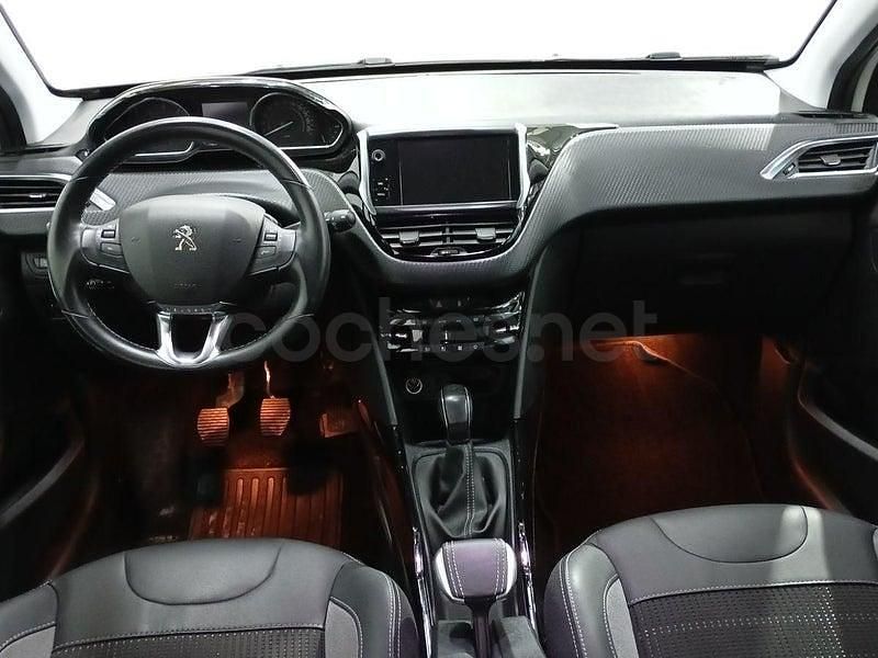 Usado Peugeot 2008 Allure 100 CV (73 kW) 2019 Blanco SUV