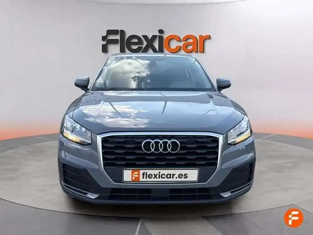 Usado Audi Q2 Advanced Plus 116 CV (85 kW) 2018 Gris SUV