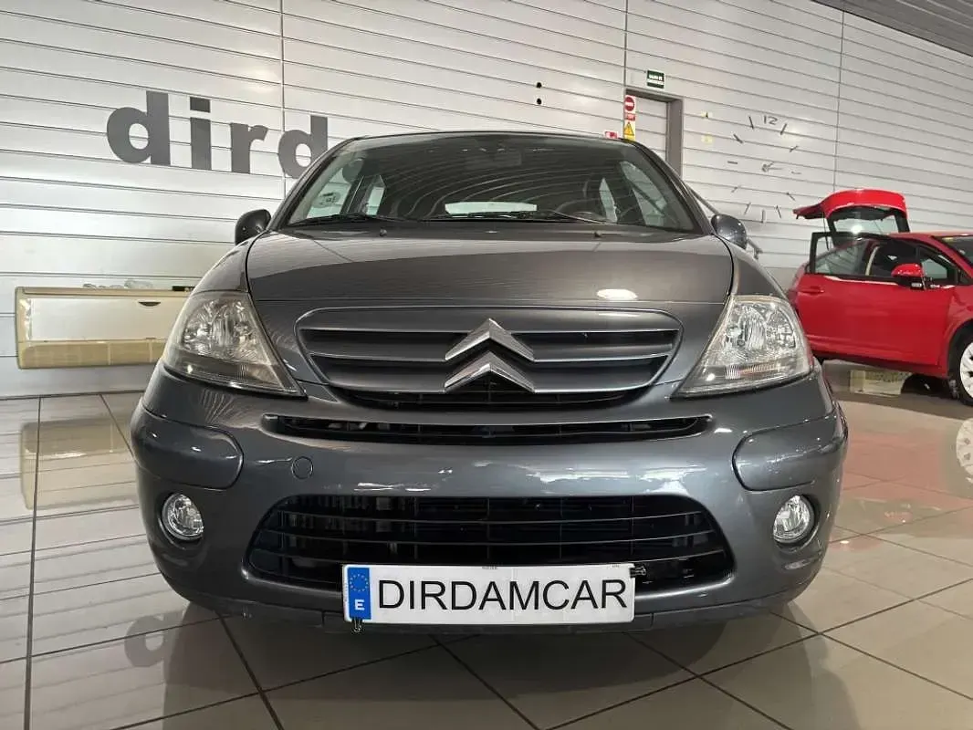 Usado Citroën C3 Exclusive 90 CV (66 kW) 2010 Gris Utilitario