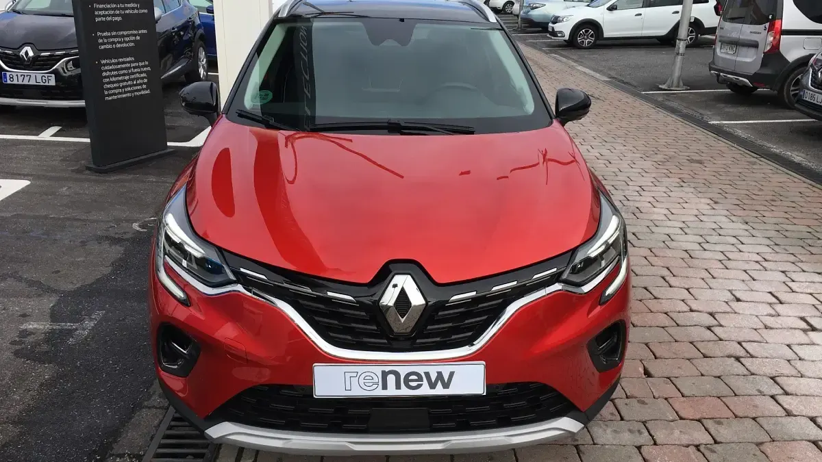 Usado Renault Captur Zen 90 CV (66 kW) 2021 Rojo nnp negro gne SUV