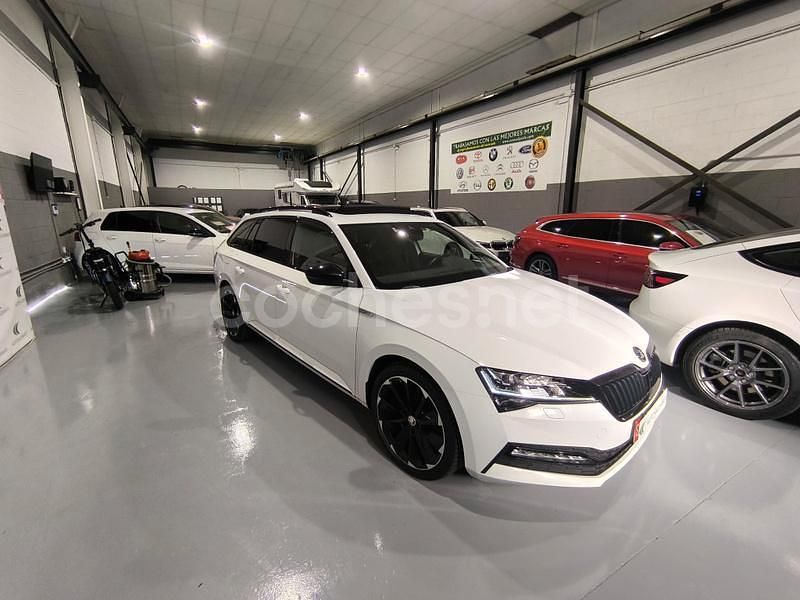 Blanco Usado 2020 Skoda Superb SportLine Familiar | 23.400 € (Un poco caro) - Imagen 1/4