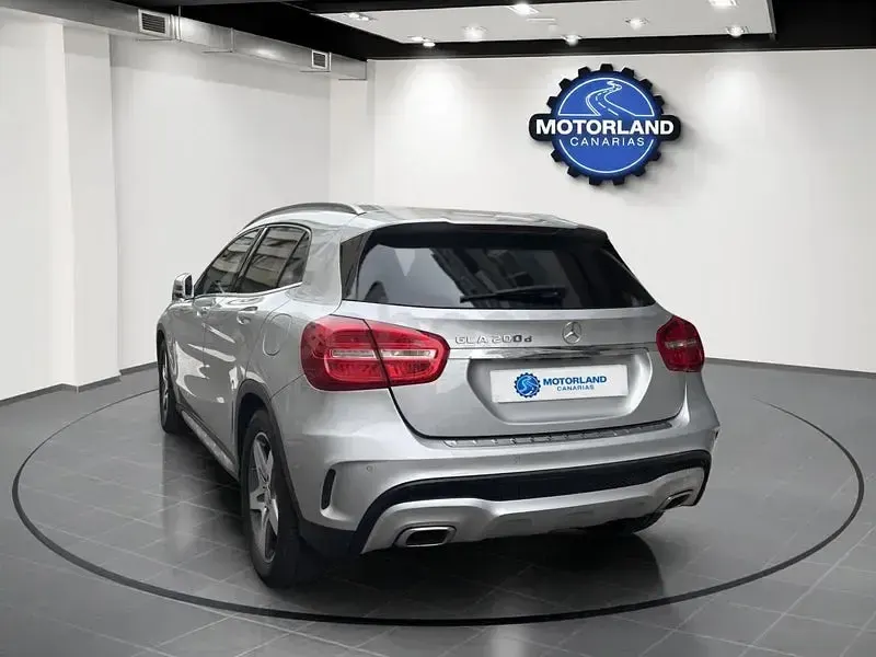 Usado Mercedes GLA200 AMG line 136 CV (100 kW) 2017 Gris / plata SUV