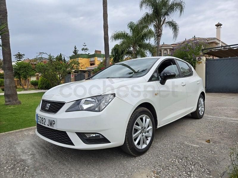 Usado Seat Ibiza Reference 75 CV (55 kW) 2016 Blanco Berlina
