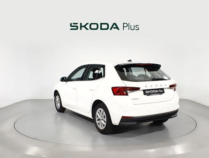Blanco Usado 2023 Skoda Fabia Ambition Utilitario | 16.400 € (Precio justo) - Imagen 1/4
