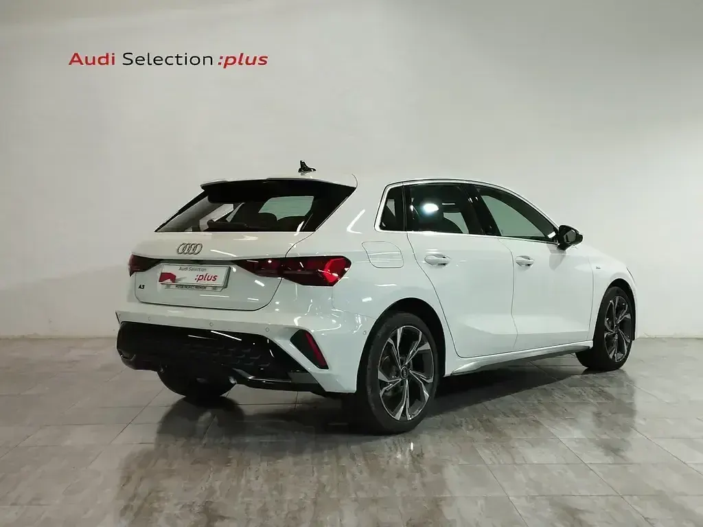Usado Audi A3 e-tron S-Line 204 CV (150 kW) 2025 Blanco Utilitario