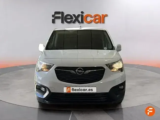 Usado Opel Combo Selective 100 CV (73 kW) 2019 Blanco Monovolumen