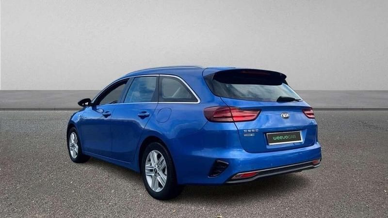 Usado Kia Ceed 120 CV (88 kW) 2021 Azul Utilitario