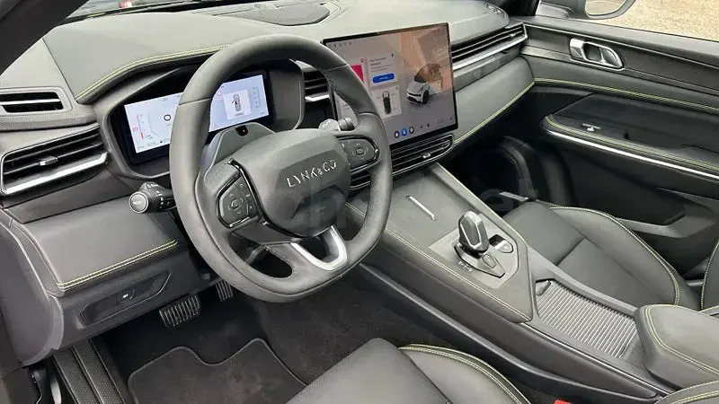 Usado Lynk & Co 01 276 CV (202 kW) 2025 Negro SUV
