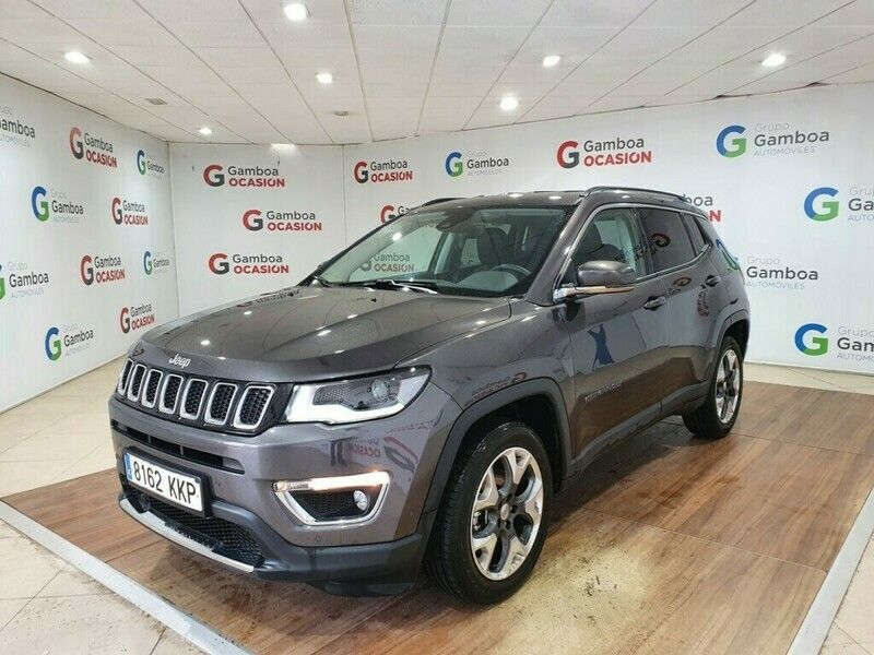 Usado Jeep Compass Limited 140 CV (102 kW) 2018 Gris SUV