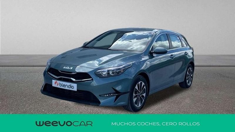 Gris Usado 2025 Kia Ceed Utilitario | 20.991 € (Precio justo) - Imagen 1/4