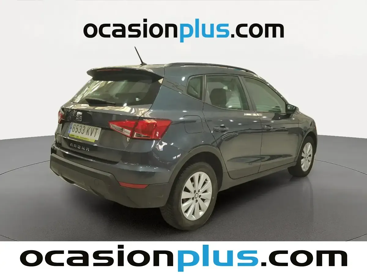 Usado Seat Arona Style 115 CV (84 kW) 2019 Gris SUV