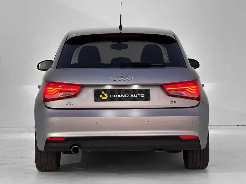 Usado Audi A1 Sportback 116 CV (85 kW) 2017 Gris / plata Utilitario