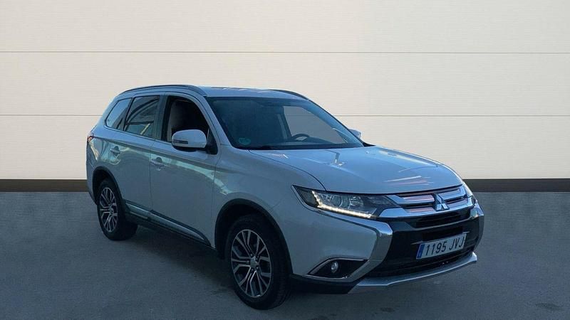 Usado Mitsubishi Outlander Motion 150 CV (110 kW) 2016 Blanco SUV