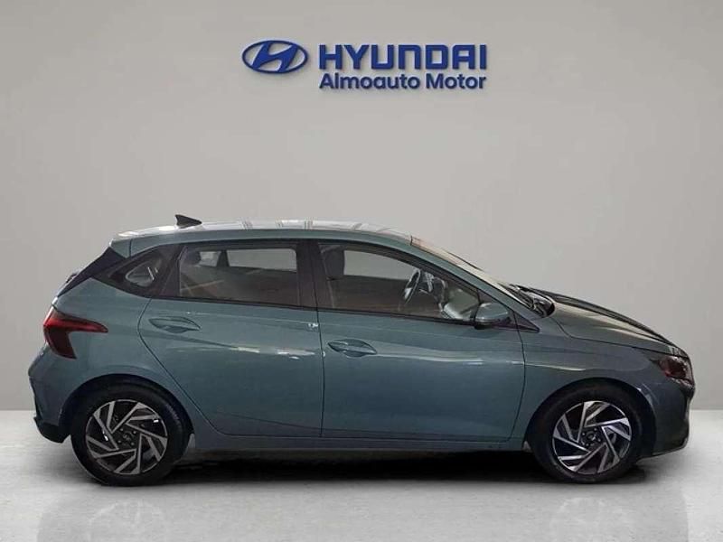 Usado Hyundai i20 101 CV (74 kW) 2024 Verde Utilitario