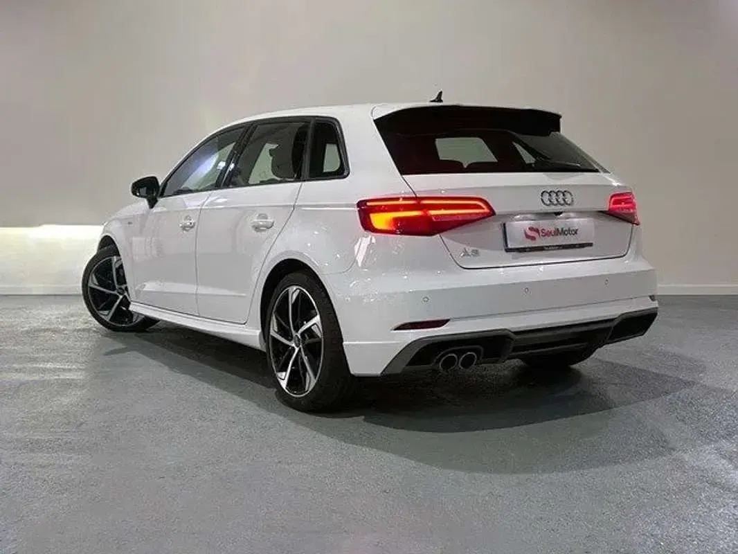 Usado Audi A3 Sportback S-Line 116 CV (85 kW) 2020 Blanco Utilitario
