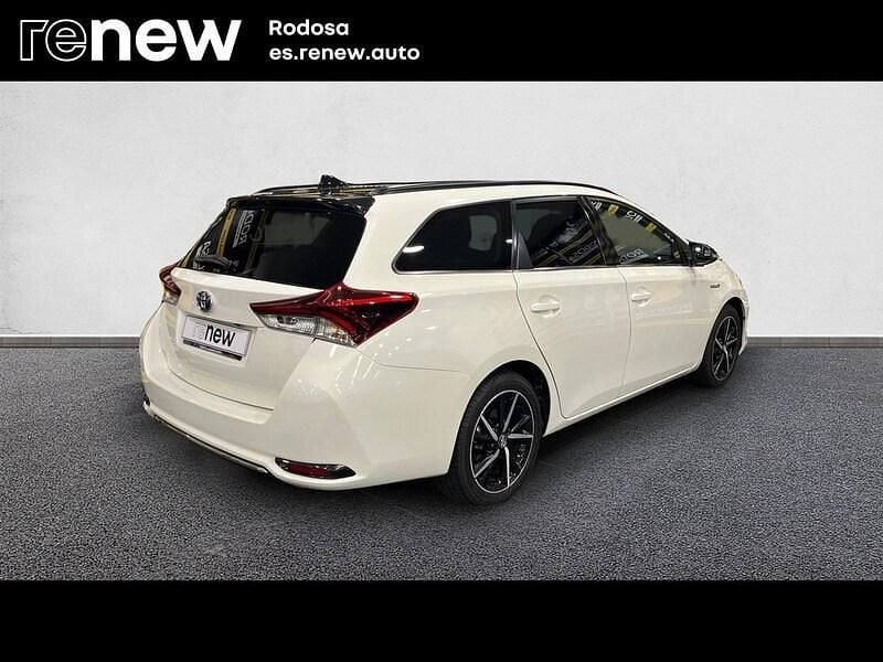 Usado Toyota Auris Touring Sports Business Edition 136 CV (100 kW) 2018 Blanco Familiar