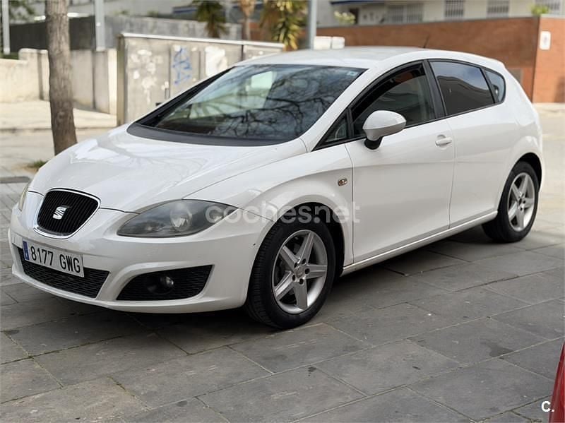 Käytetty Seat Leon Reference 105 HP (77 kW) 2010 Valkoinen Viistoperä