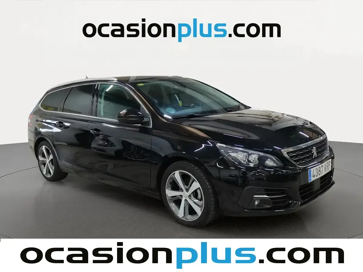 Usado Peugeot 308 Allure 130 CV (95 kW) 2018 Negro Familiar