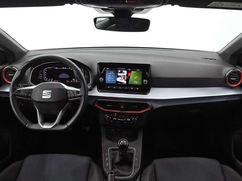 Usado Seat Ibiza FR 116 CV (85 kW) 2024 Negro Utilitario