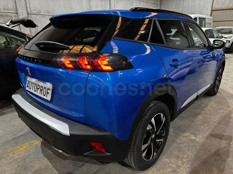 Usado Peugeot 2008 Allure 130 CV (95 kW) 2021 Azul SUV