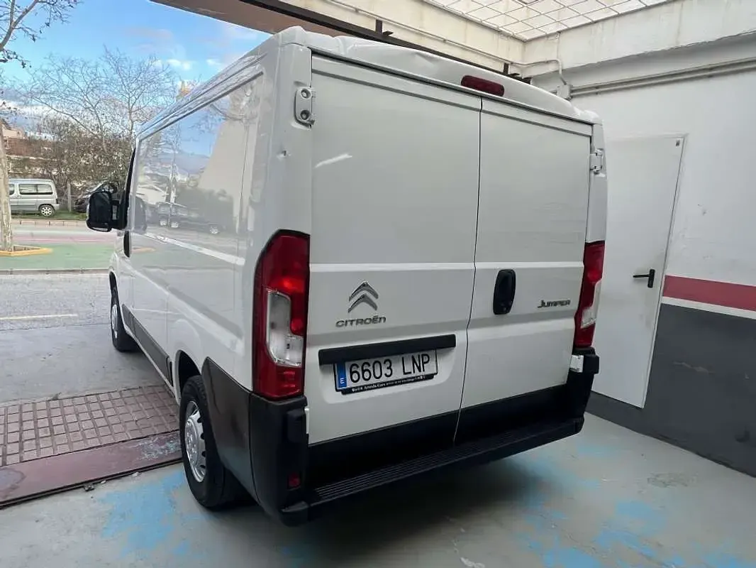 Usado Citroën Jumper 120 CV (88 kW) 2021 Blanco Monovolumen