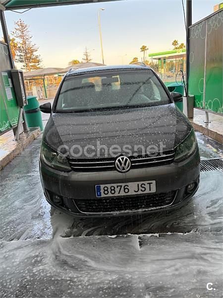 Usado VW Touran Edition 105 CV (77 kW) 2013 Gris / plata Monovolumen