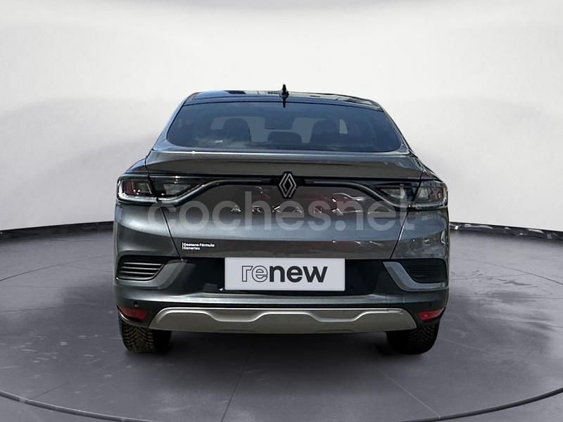 Usado Renault Arkana Techno 140 CV (102 kW) 2025 Gris / plata SUV