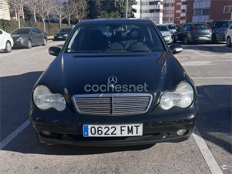 Usado Mercedes C270 Classic 170 CV (125 kW) 2003 Negro Berlina