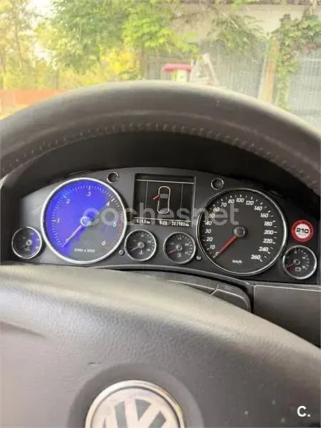 Usado VW Touareg R 174 CV (127 kW) 2003 Gris / plata SUV