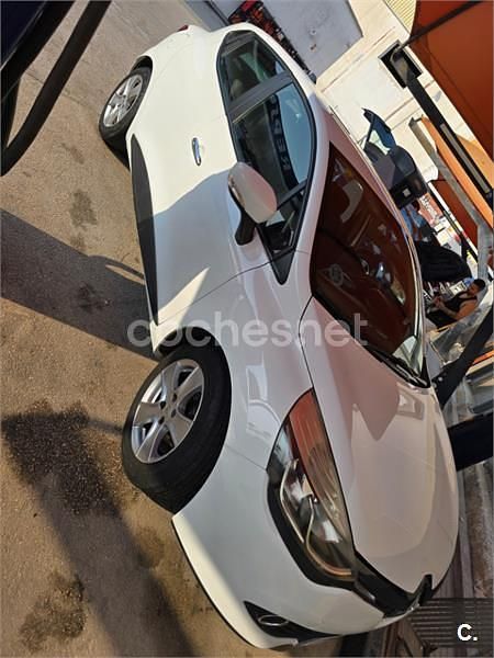 Usado Renault Clio IV Collection 75 CV (55 kW) 2015 Blanco Berlina