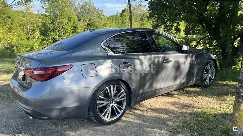 Usado Infiniti Q50 Sport Tech 364 CV (267 kW) 2019 Gris / plata Berlina
