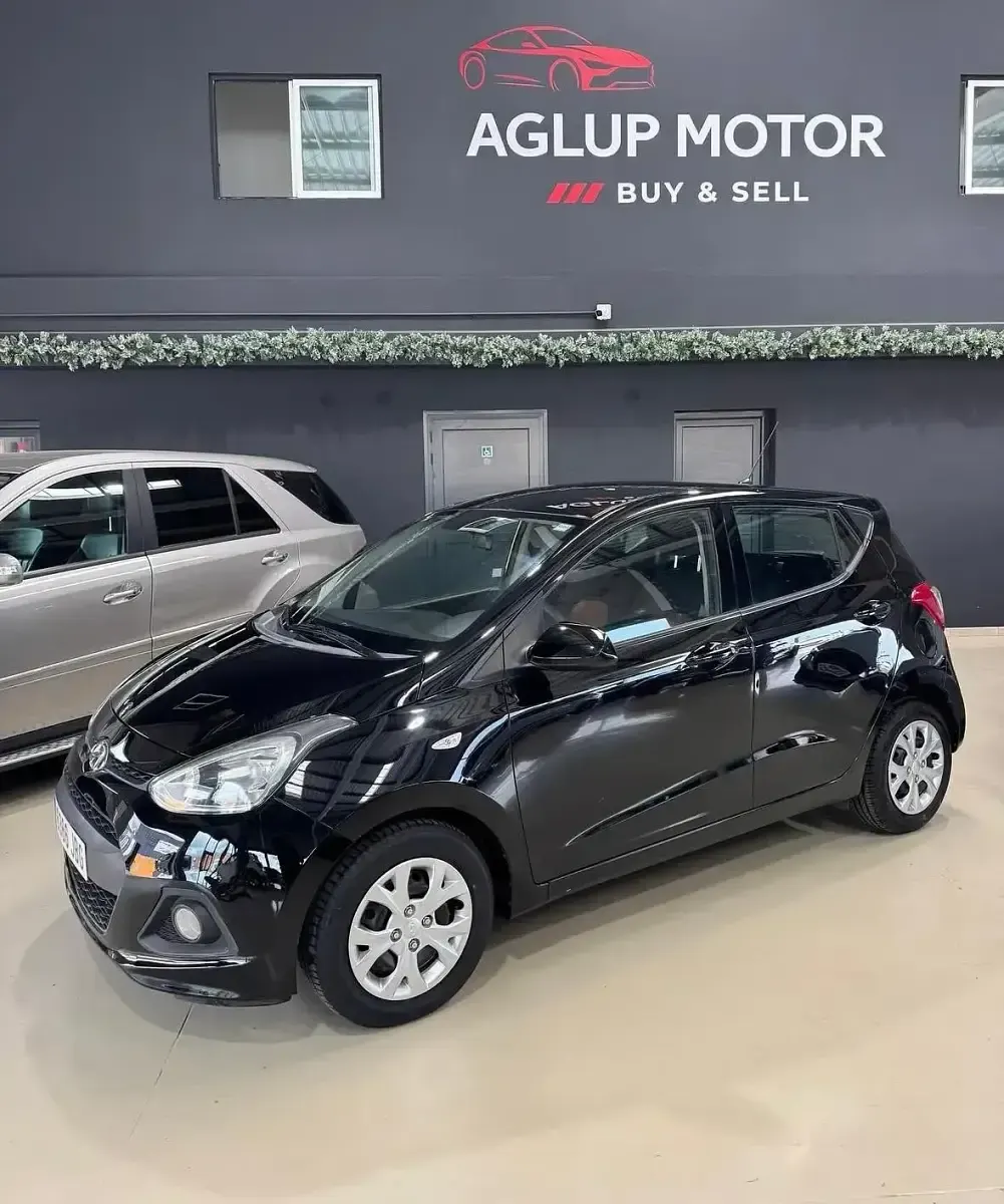 Usado Hyundai i10 66 CV (48 kW) 2014 Negro Utilitario