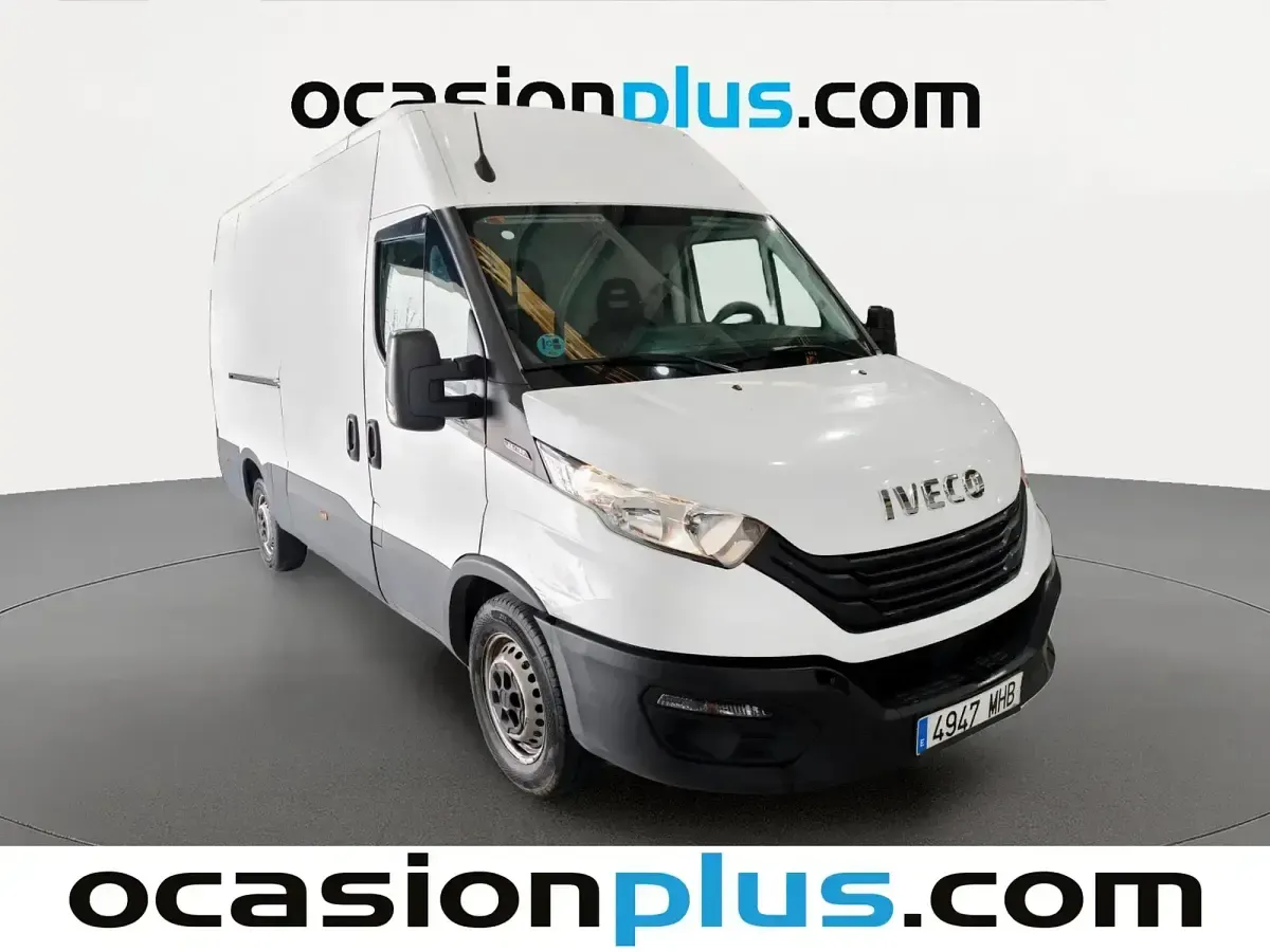 Usado Iveco Daily 156 CV (114 kW) 2023 Blanco Berlina
