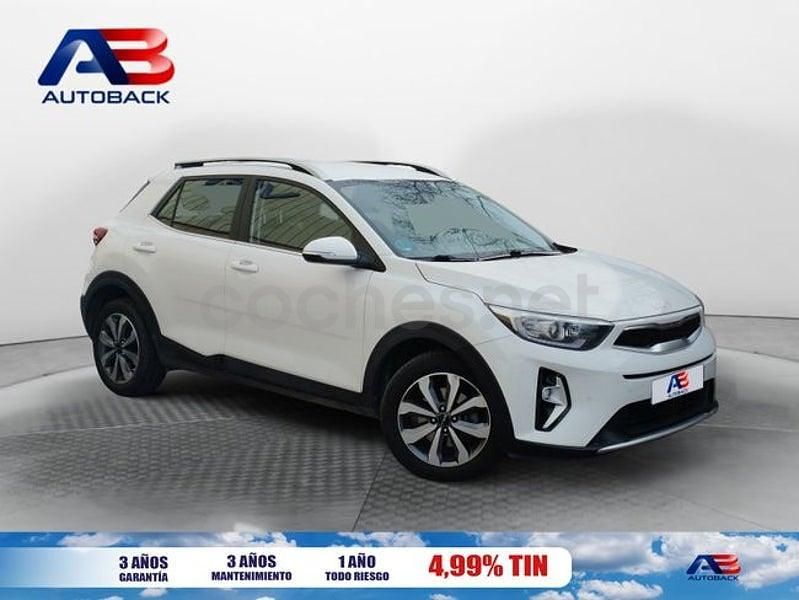 Usado Kia Stonic 100 HP (73 kW) 2022 Branco SUV