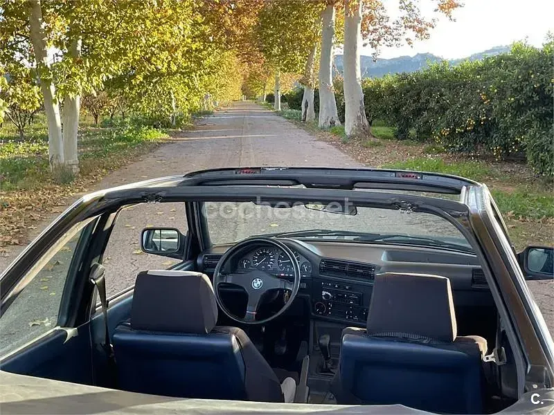 Usado BMW 320 Cabriolet 129 CV (94 kW) 1987 Gris / plata Descapotable
