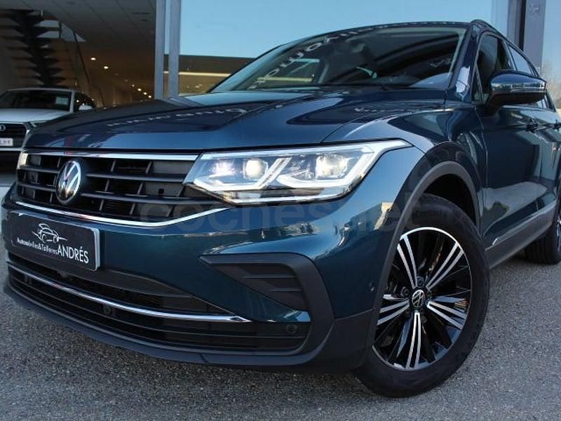 Usado VW Tiguan Life 150 CV (110 kW) 2022 Azul SUV