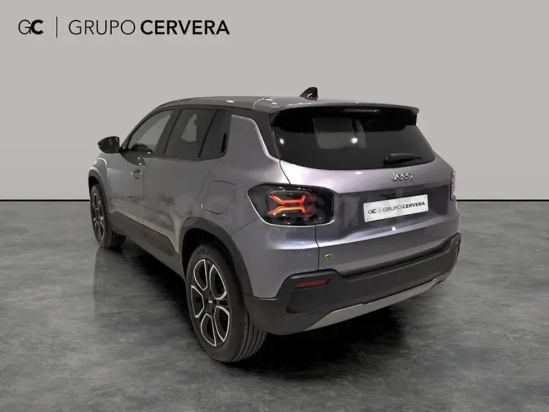 Nuevo Jeep Avenger 110 CV (80 kW) 2026 Gris / plata SUV