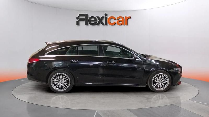Usado Mercedes CLA220 Shooting Brake 190 CV (139 kW) 2021 Negro Familiar