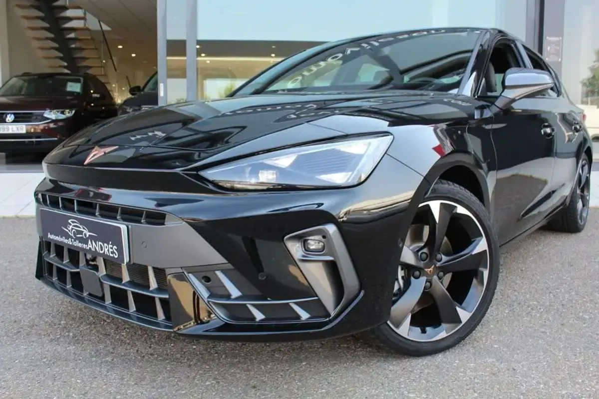 Usado Cupra Leon 204 CV (150 kW) 2025 Negro Utilitario