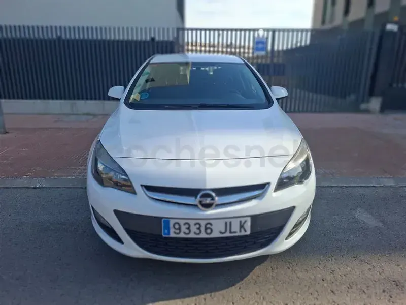 Usado Opel Astra Business 110 CV (80 kW) 2016 Blanco Berlina