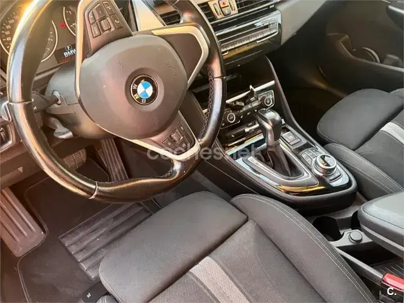 Usado BMW 218 150 CV (110 kW) 2017 Negro Familiar