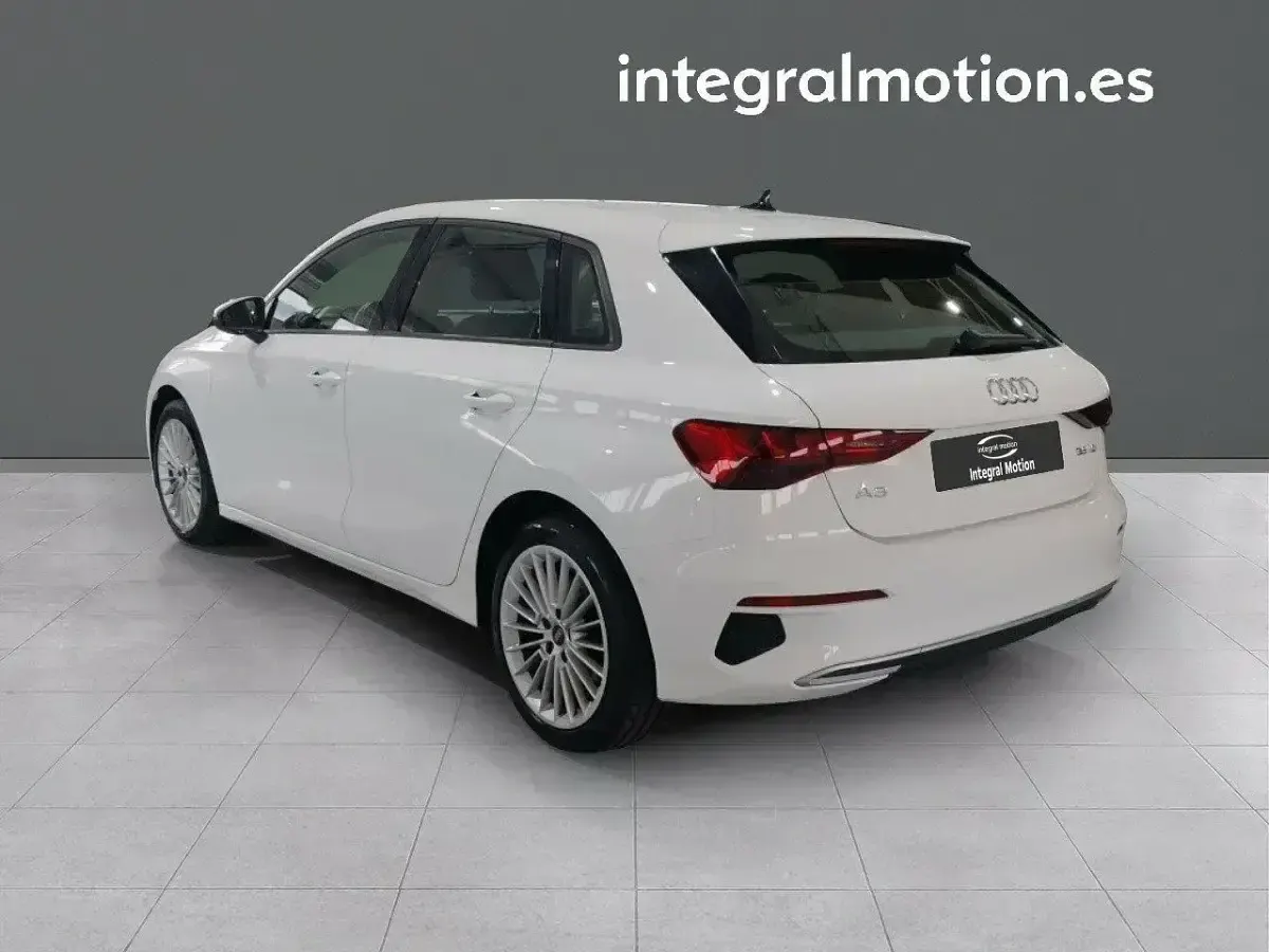 Usado Audi A3 Advanced Plus 150 CV (110 kW) 2023 Blanco Berlina
