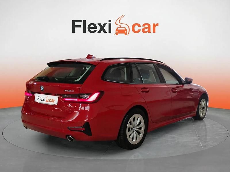 Usado BMW 318 151 CV (111 kW) 2022 Rojo Familiar