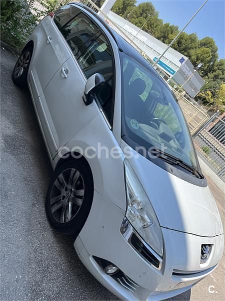 Blanco Usado 2012 Peugeot 5008 Allure Monovolumen | 6700 € (Precio justo) - Imagen 1/4
