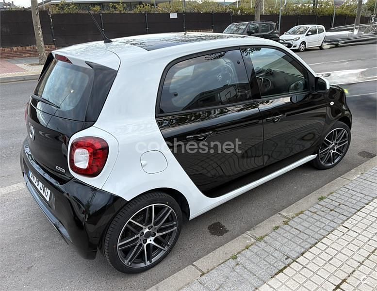 Usado Smart ForFour Passion 90 CV (66 kW) 2017 Negro Utilitario