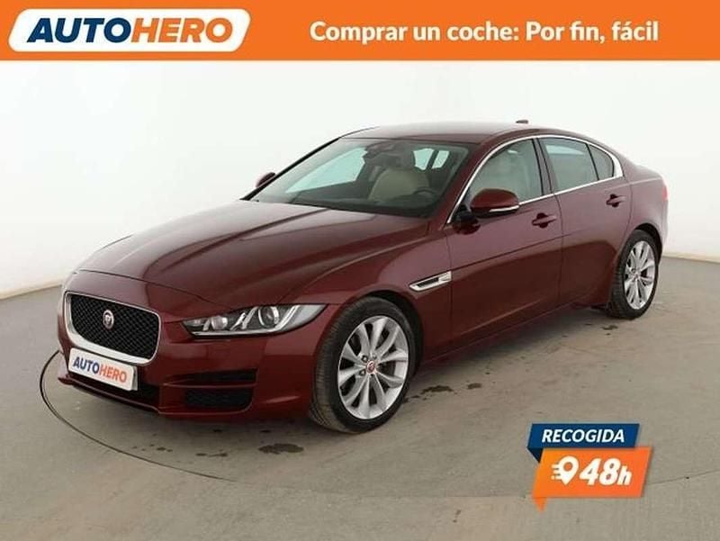 Usado Jaguar XE Prestige 179 CV (131 kW) 2018 Rojo Berlina