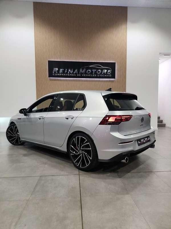 Usado VW Golf VIII GTI 245 CV (180 kW) 2021 Gris Utilitario