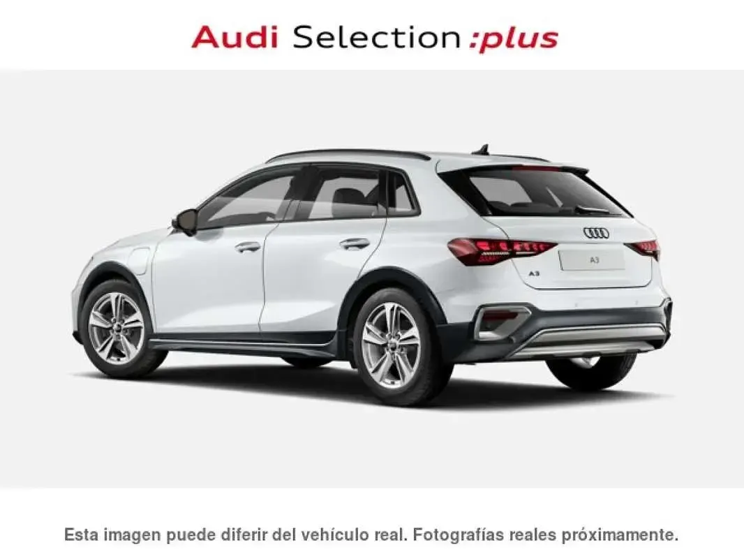 Usado Audi A3 Advanced Plus 204 CV (150 kW) 2025 Blanco SUV